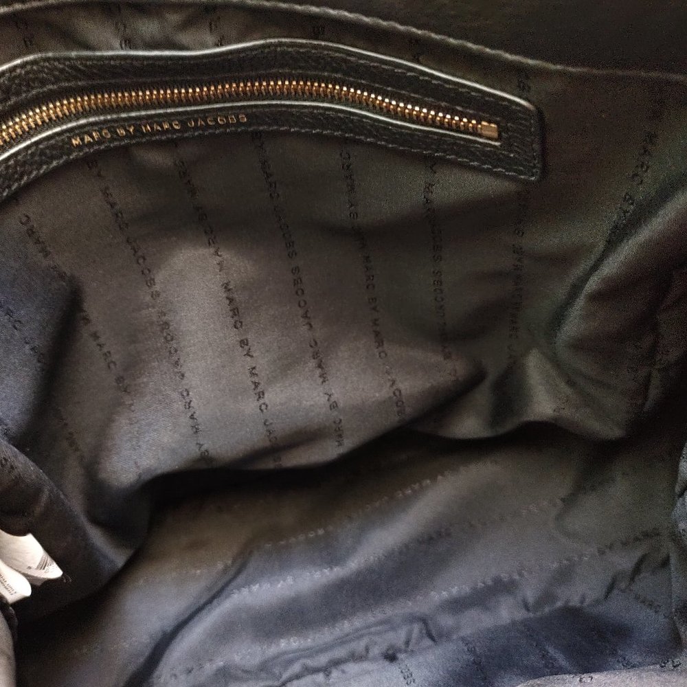 Marc by Marc Jacobs Black Leather Gold Hardware Shoulder Bag - Picture 6 of 13